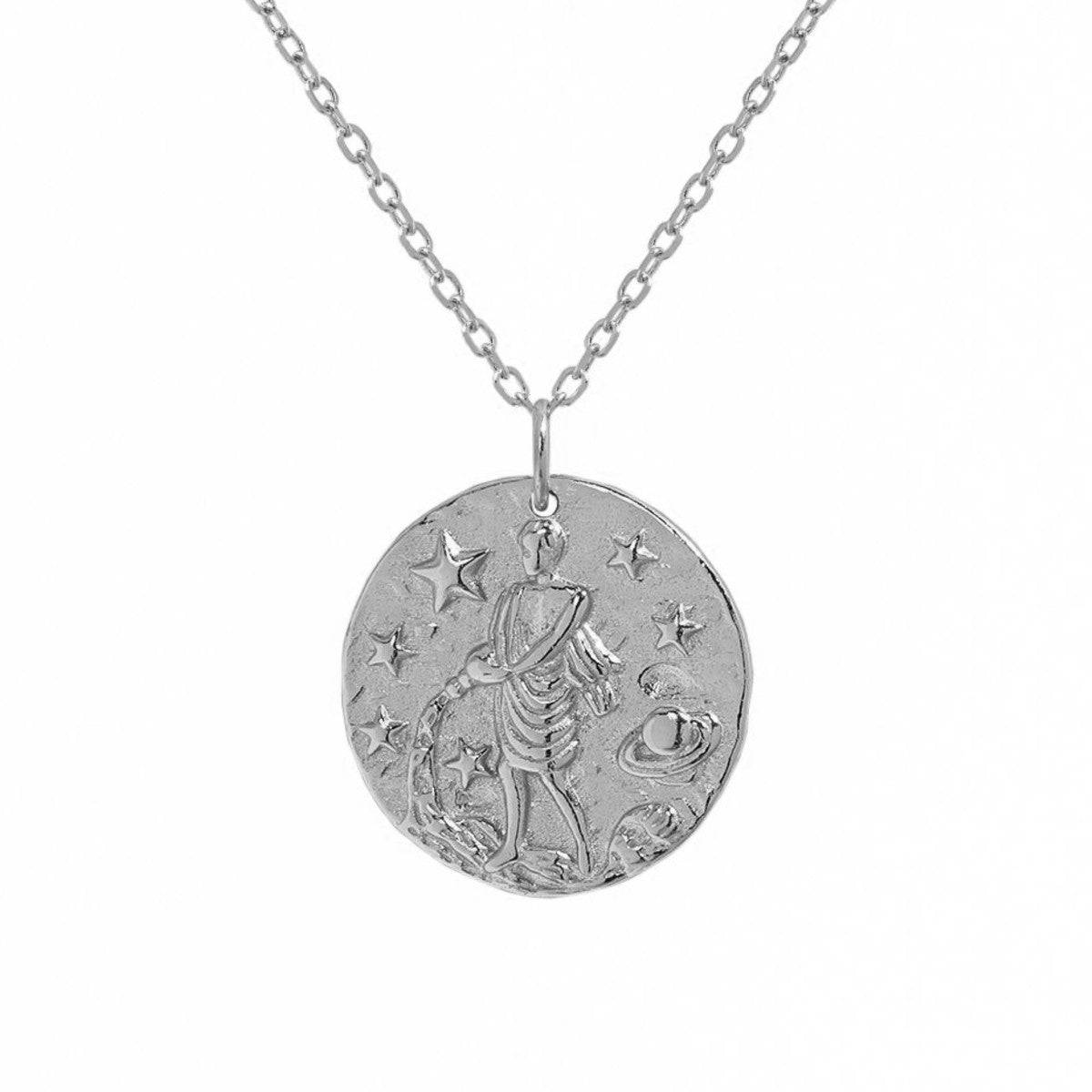 Collier Verseau en argent sterling 925 avec pendentif rond gravé d’un verseau entouré d’étoiles et planètes, chaîne fine élégante, bijou astrologique unisexe au design raffiné. Idée cadeau femme.